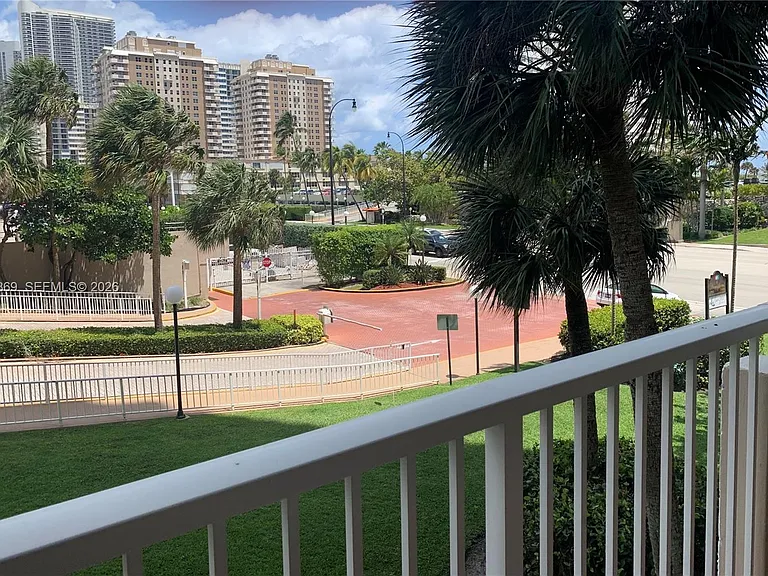 1985 S Ocean Dr #MZM — Photo 15