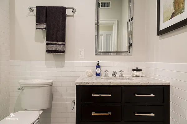 Rented by Dixon Advisory USA Inc. | media 49