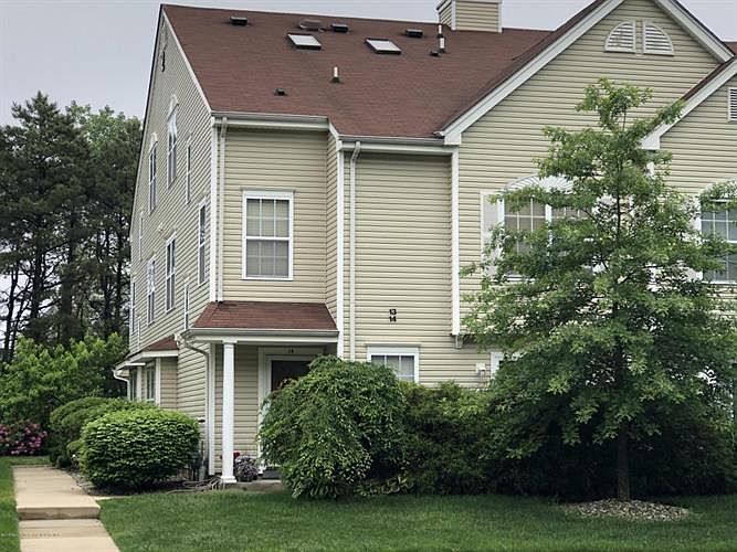 2nd image of 14 Topeka Ct