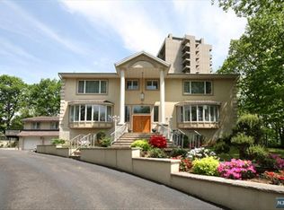 1223 Duncan Rd, Fort Lee, NJ 07024