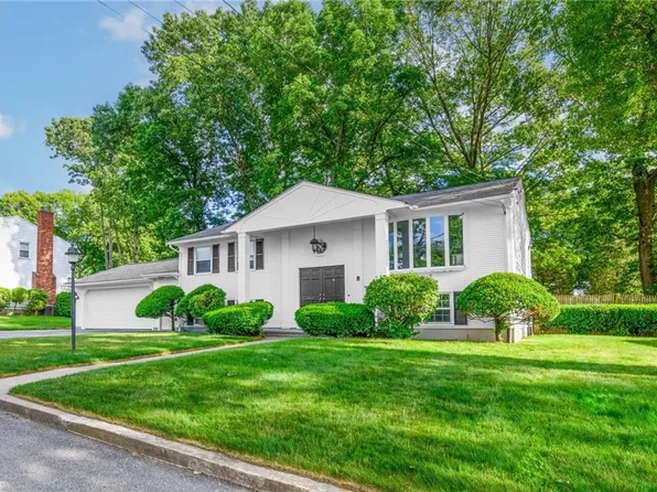 220 Selma St, Cranston, RI 02920