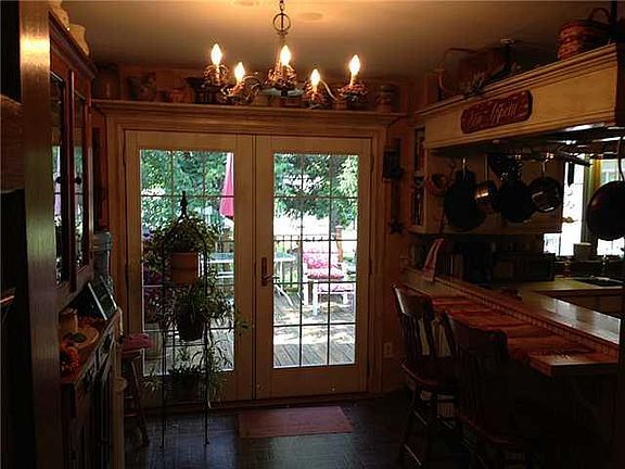 5th image of 1412 Coe Ave