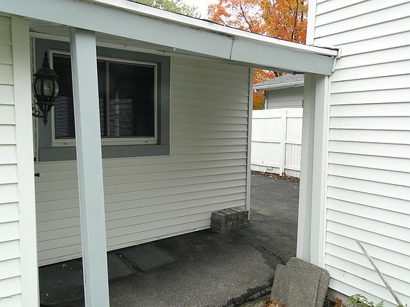 3rd image of 312 Sunset Hills Ave NW