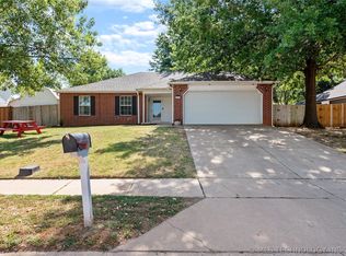 15989 S 295th East Ave, Coweta, OK 74429