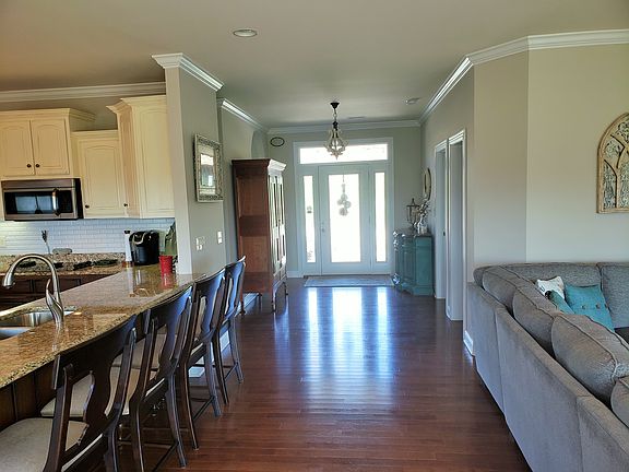 3rd image of 106 Chalford Pl