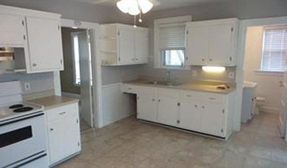 2nd image of 568 Pleasant St #1