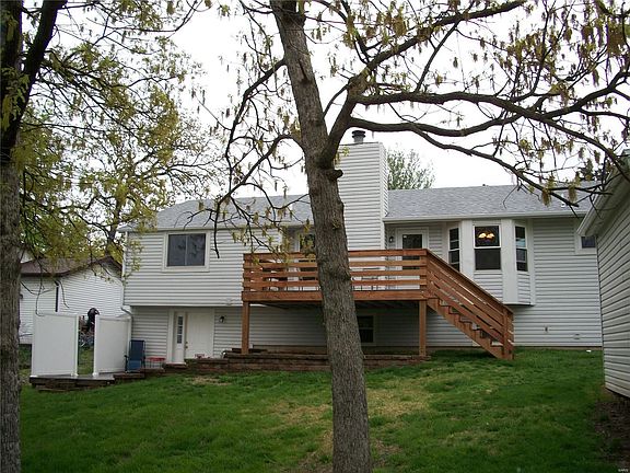 Lower Deck with privacy walls and large upper deck off with composite floor and staircase