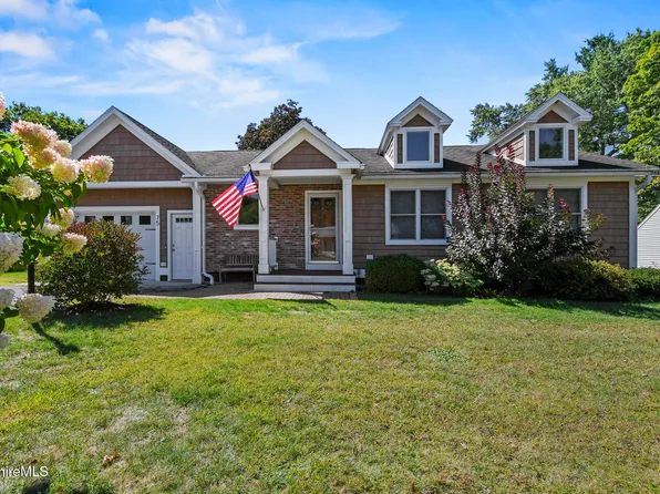 75 Anita Dr, Pittsfield, MA 01201