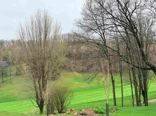 10 Linden Ct, Galena, IL 61036