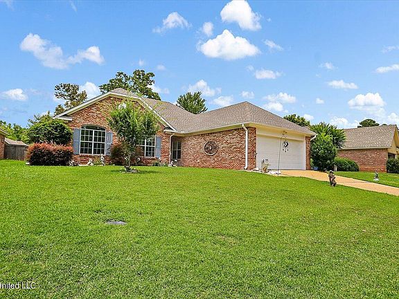 2nd image of 507 Willow Court Dr