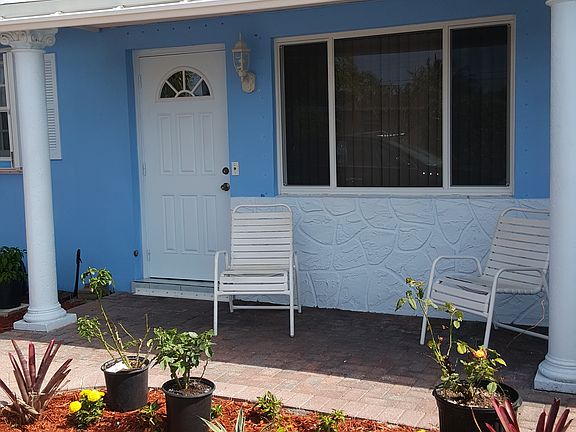 2nd image of 2880 Dolphin Cir