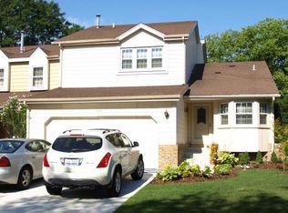 533 Dunsten Cir, Northbrook, IL
