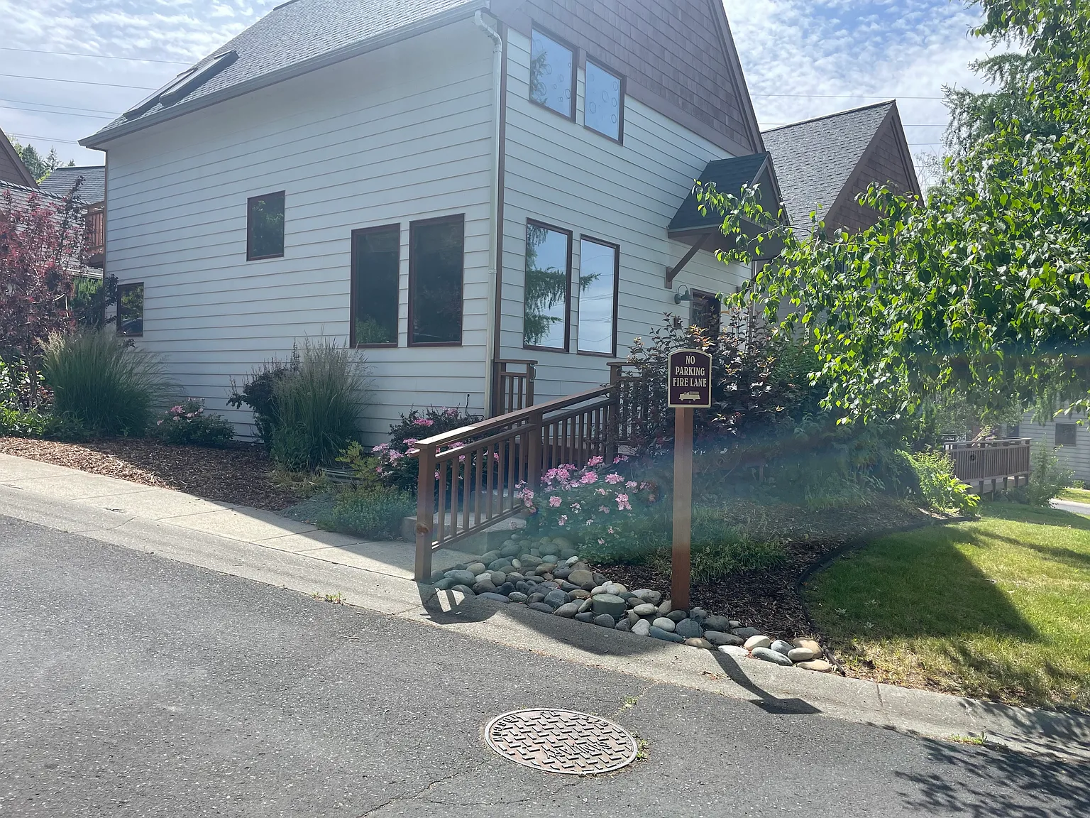 3 bed, 1672 sqft, $2,200 — Photo 1