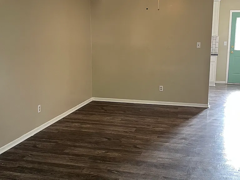 314 S Sunrise Dr — Photo 1