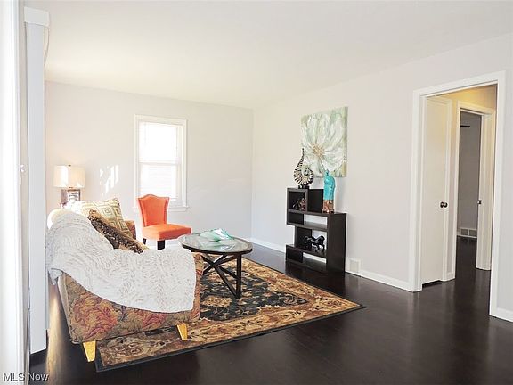 2nd image of 33006 Willowick Dr