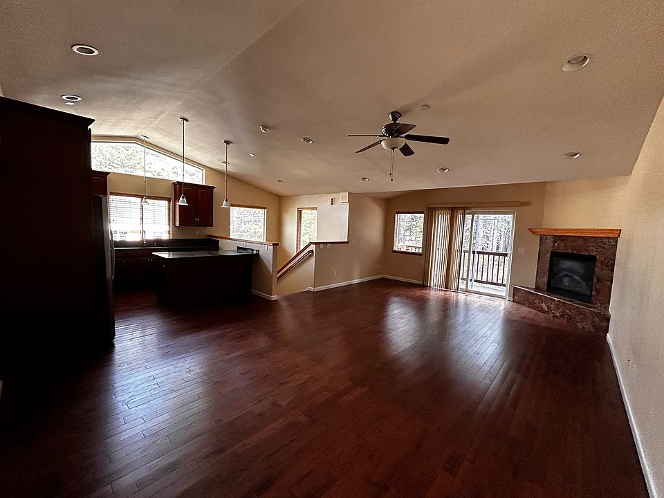 1st image of 633 Zuni St