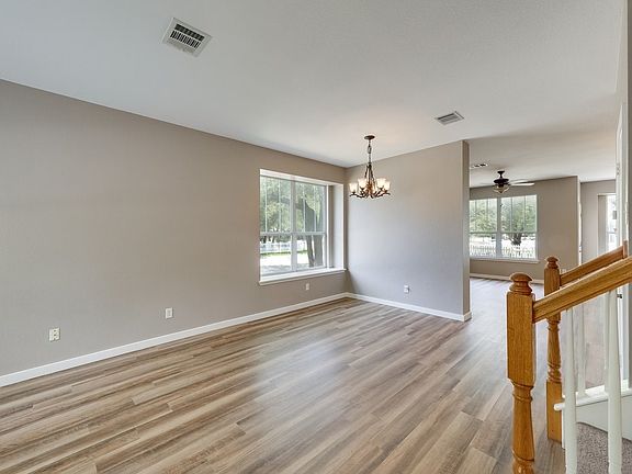 3rd image of 901 Truman Ln