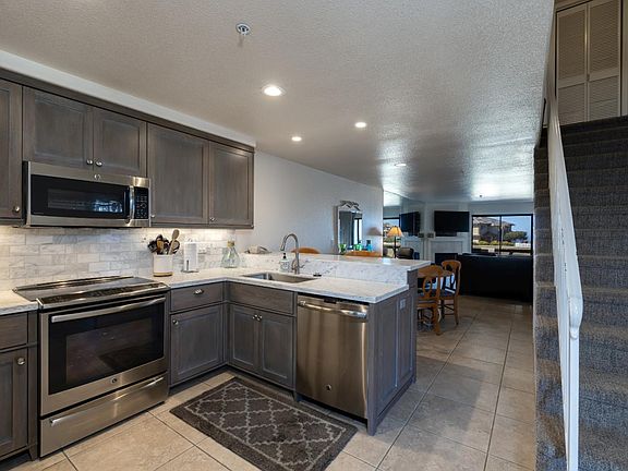 3rd image of 527 Seascape Resort Dr