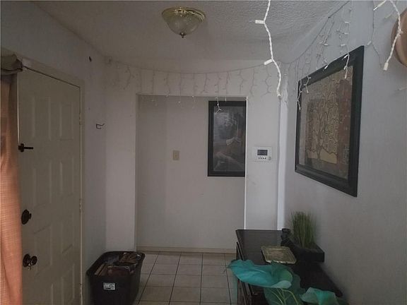 2nd image of 613 Melissa Ln
