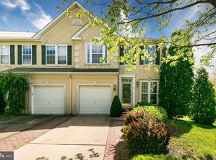 25 Bridle Ct, Cherry Hill, NJ 08003