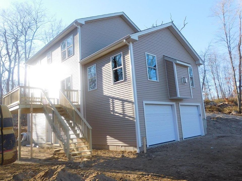 2nd image of 690 Main St