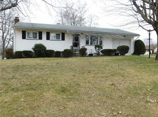 830 Alma Ave, Hermitage, PA 16148
