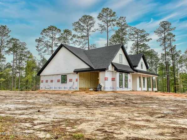 499 Cowart Holiday Rd, Poplarville, MS 39470