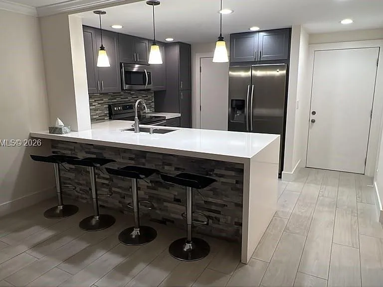 900 NE 12th Ave #703 — Photo 6