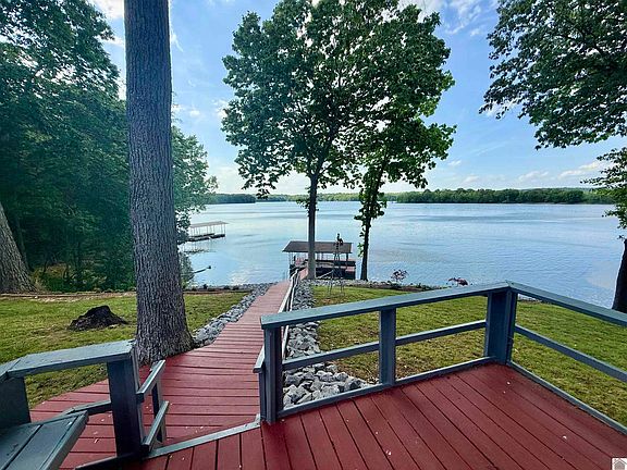 2nd image of 178 Cedar Point Rd