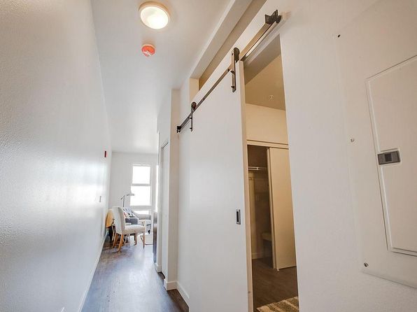 1308 NE Dekum St APT 103