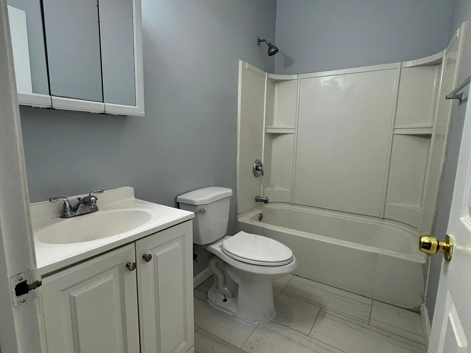 40-42 Center St - 2R — Photo 4