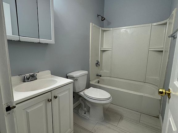 4th image of 40 Center St #2R