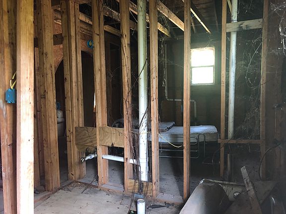 2nd image of 3153 N Johnson St