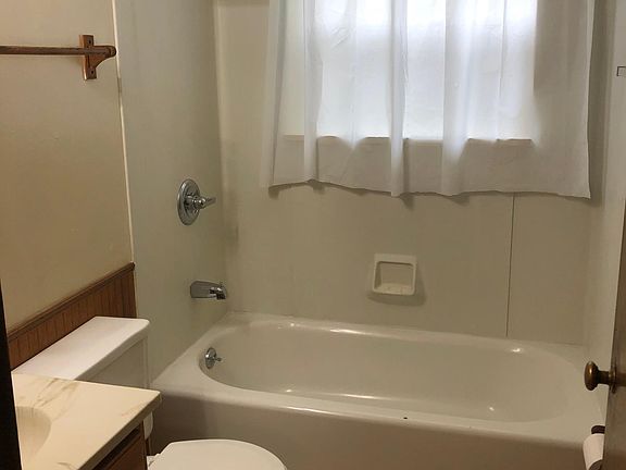 5th image of 1112 W Bradley Ave APT C