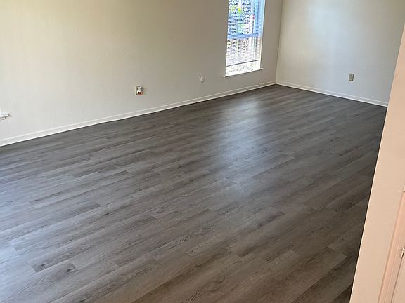 4th image of 1940 N Laureen Ave #101
