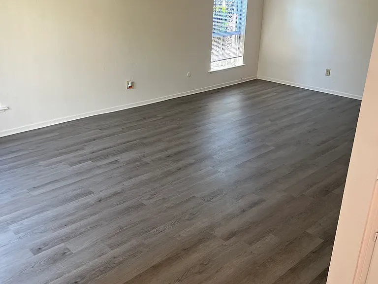 1940 N Laureen Ave #101 — Photo 3