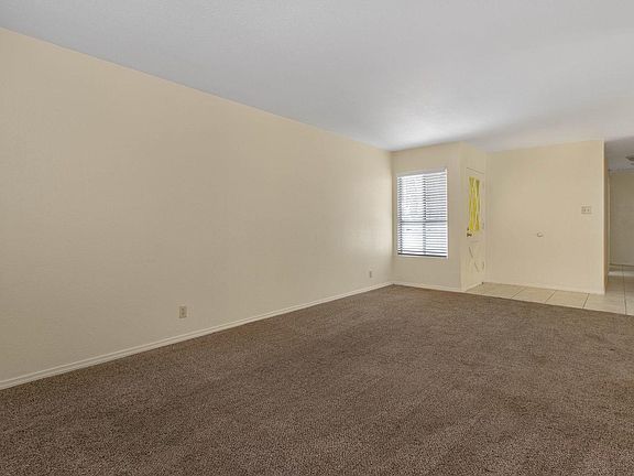 4th image of 1305 Robin Ave