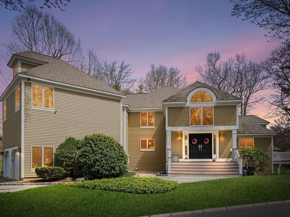 3 Choate Ln, Ipswich, MA 01938