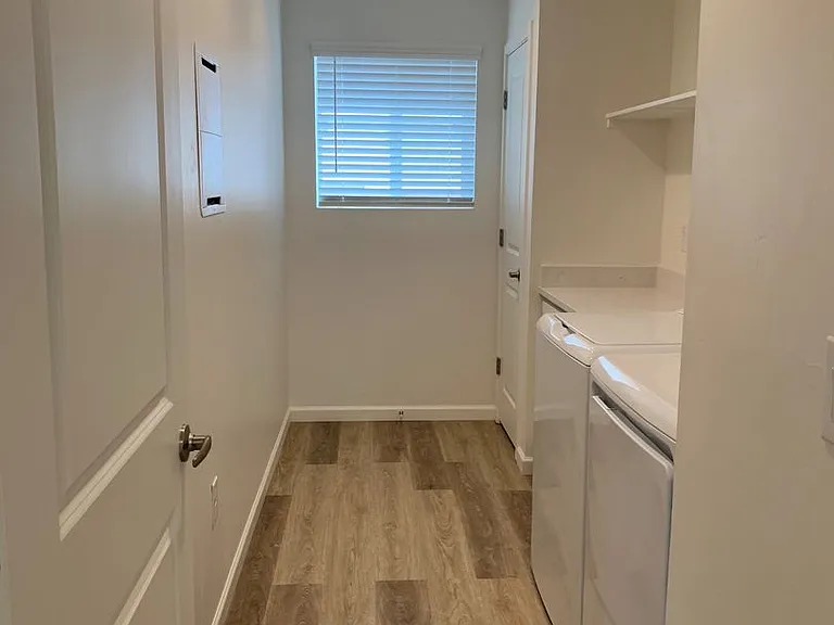 2382 S Clovis Pl — Photo 4