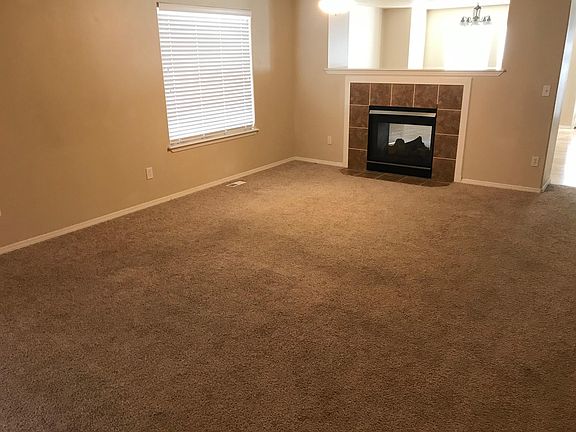4th image of 465 E Santiago Dr