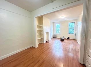 23 Locust St #1B, Brooklyn, NY 11206