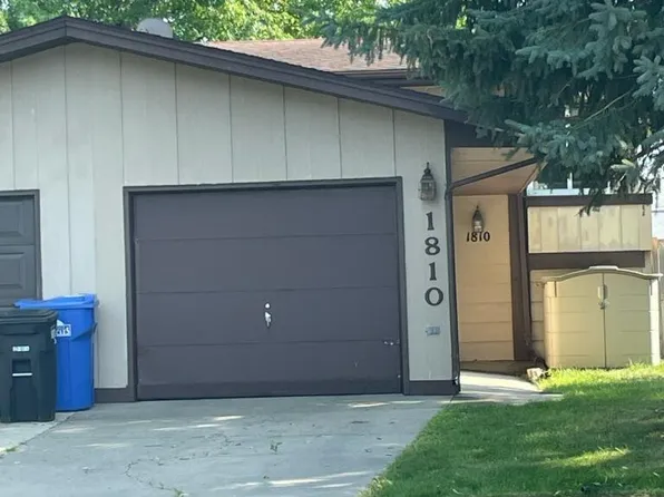 1810 28th Ave S, Fargo, ND 58103