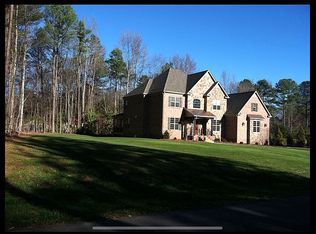 512 Hillandale Dr, Charlotte, NC 28270