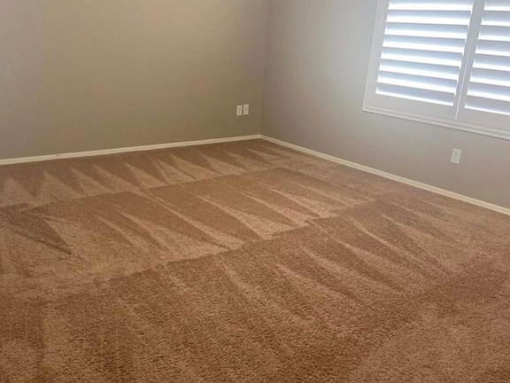5th image of 634 W Kerry Ln
