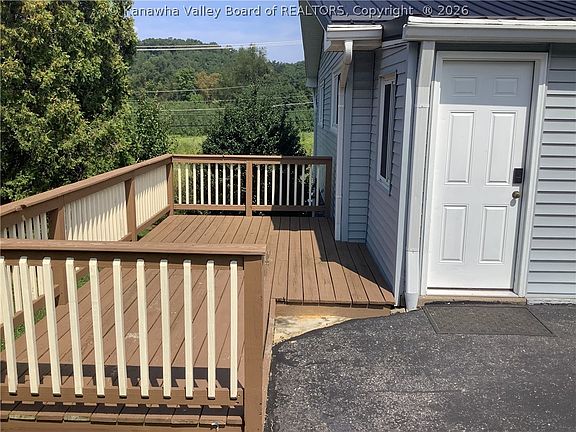 5th image of 202 Glass Dr