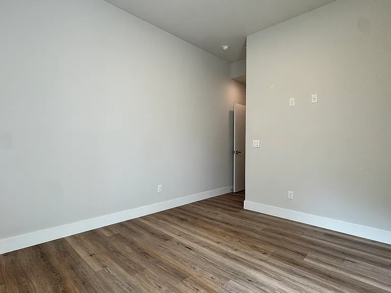 5222-24 Chester Ave #3 — Photo 21