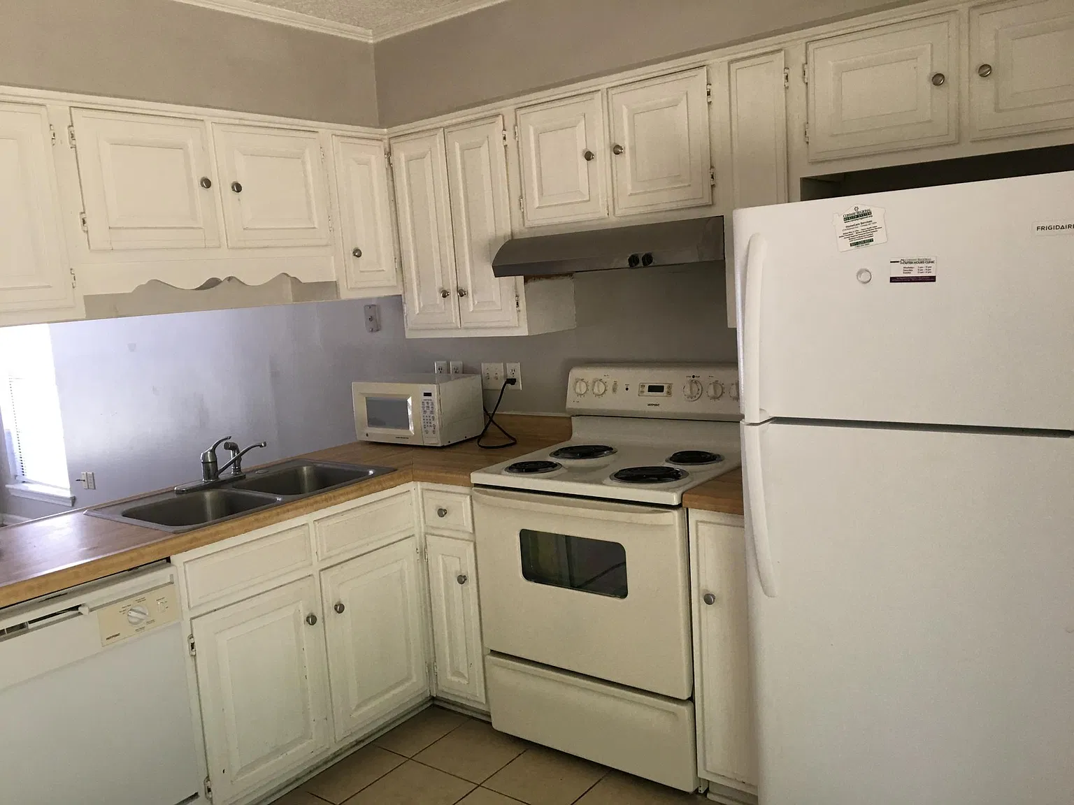 2350 Tyler St — Photo 4