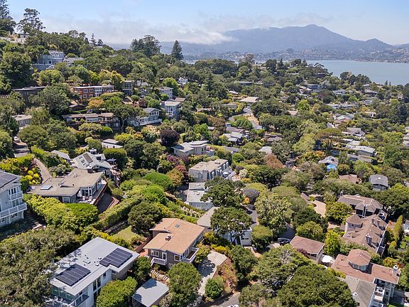 3rd image of 125 Bay View Ave
