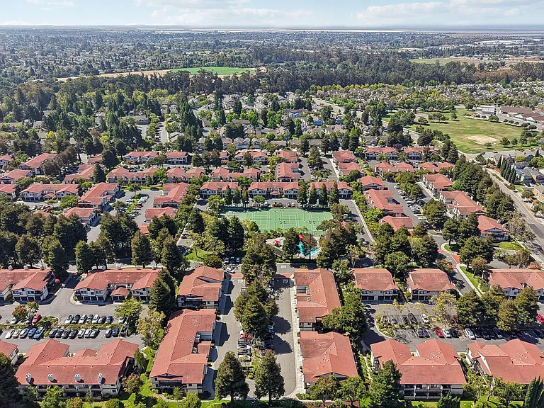 Ardenwood Forest Rental Condos — Photo 8