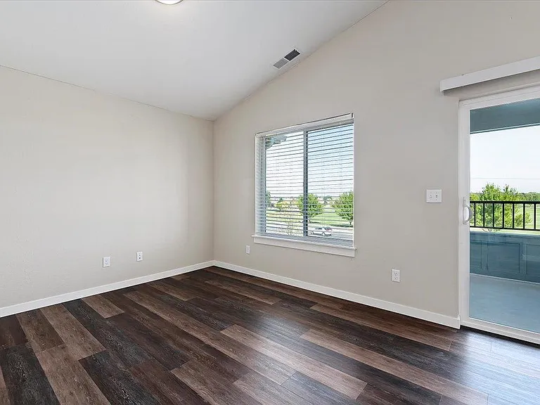 The Summit Apartments — Photo 124